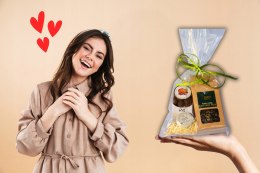 Zestaw prezentowy herbata, orzechy i maliny w rumie - upominek pełen stylu